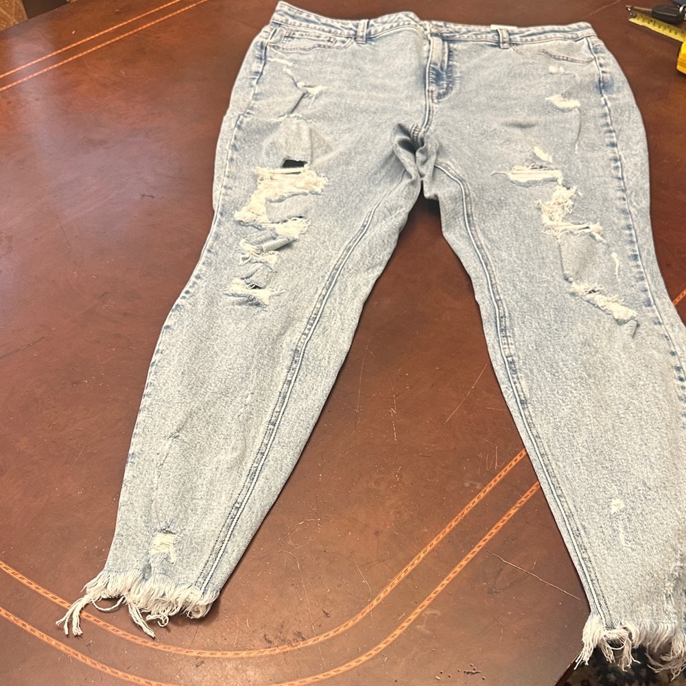 ✔️#54 BNWT Fashion to Figure Light Blue Distressed Denim skinny Jeans